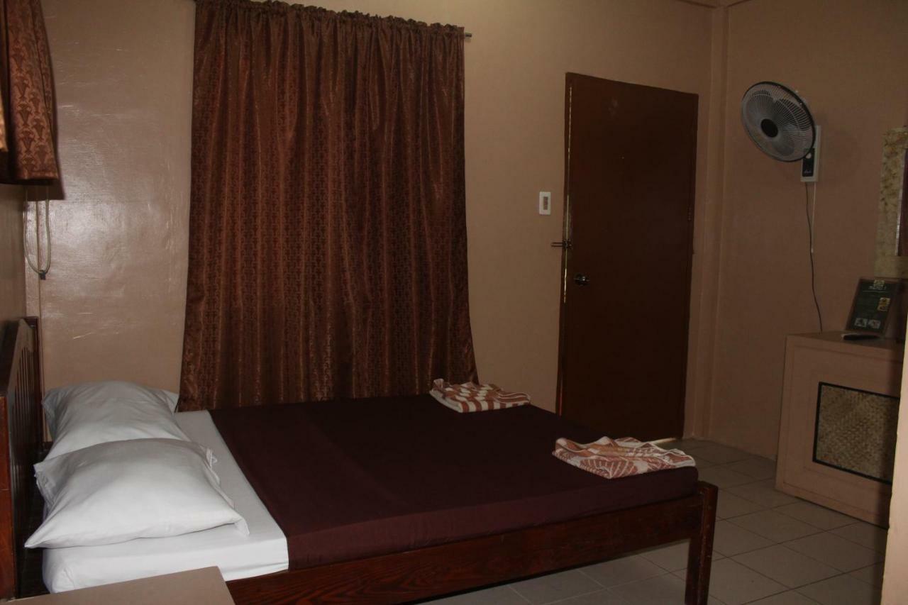 Coron Town Traveller'S Dormitory Luaran gambar